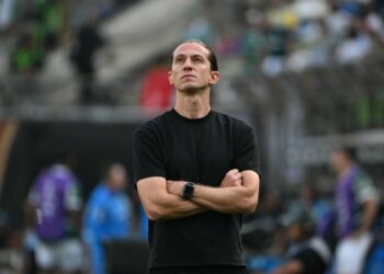 Com aumento de salário, Filipe Luís entra na lista dos técnicos mais bem pagos do Brasil; veja valores