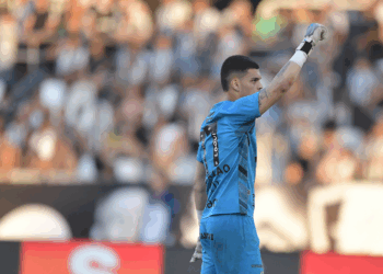 Flamengo prepara investida para contratar Gabriel Brazão, do Santos