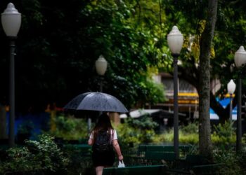 Frente fria avança pelo Sul nesta sexta de carnaval e mantém risco de chuva forte no fim de semana