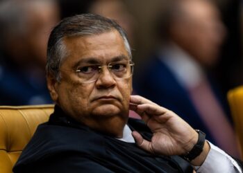 Penduricalhos’: veja os tipos de auxílios suspensos por Dino que favorecem supersalários no serviço público