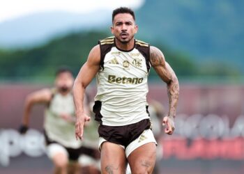 Técnico da seleção brasileira, Ancelotti diz que Danilo, do Flamengo, estará na lista final da Copa do Mundo