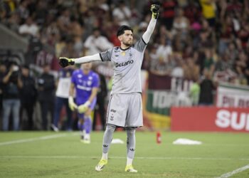 Rossi dedica título do Flamengo a Filipe Luís e revela surpresa com demissão: “Acordamos com a notícia”