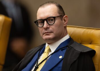 Zanin suspende eleição indireta no Rio e mantém presidente do TJ como governador até que plenário do STF decida