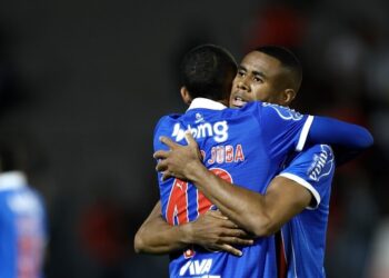 Bahia busca empate nos acréscimos contra o São Paulo em jogo eletrizante