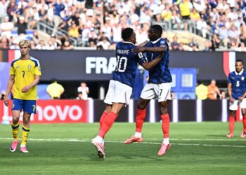 Quem para? Dupla artilheira da França só não fez mais gols que duas seleções nesta Copa