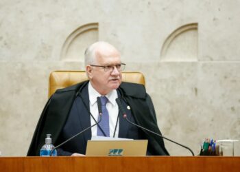 Fachin anula decisões de Mendonça e Dino e tira de Moraes inquérito das fake news