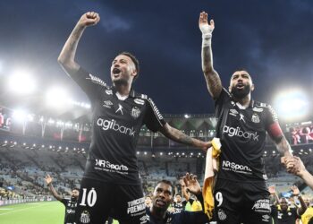 Análise: Cuca corrige problemas no intervalo, e Santos atinge primeiro objetivo no Brasileirão